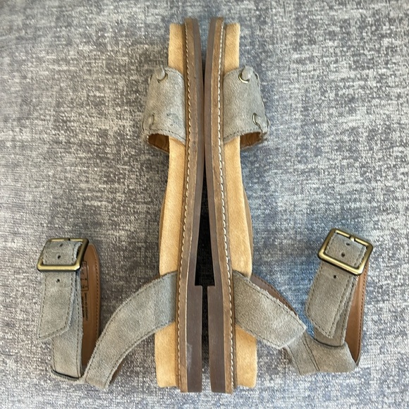 NWOT Clarks Corsio Amelia Artesan, Grey suede Ankle Strap Sandal, Women’s Size 7 - Picture 4 of 6